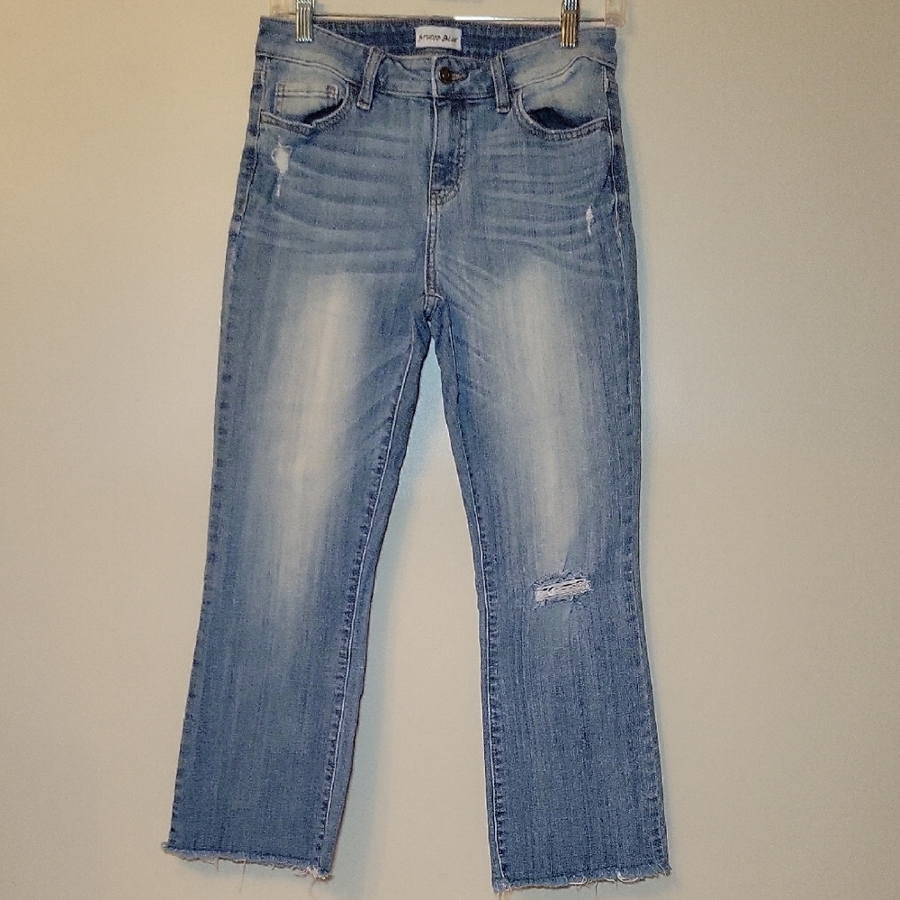 Studio Blue Jeans Faded/ Light Wash Distressed Fringed Hem Line Woman's Size‎ 28
